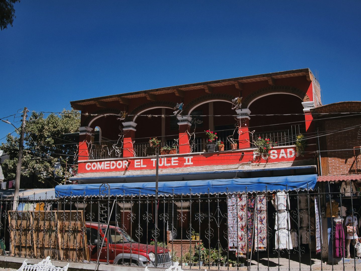 Surf and Sightseeing in El Salvador